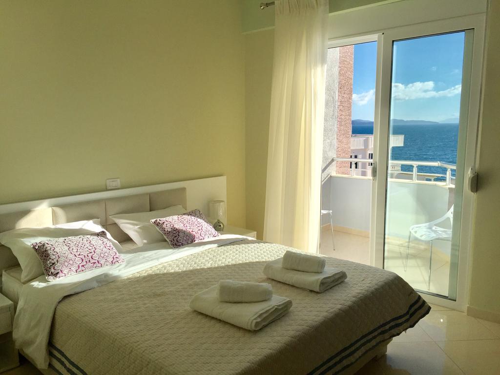 Skyfall Apartment Sarandë エクステリア 写真