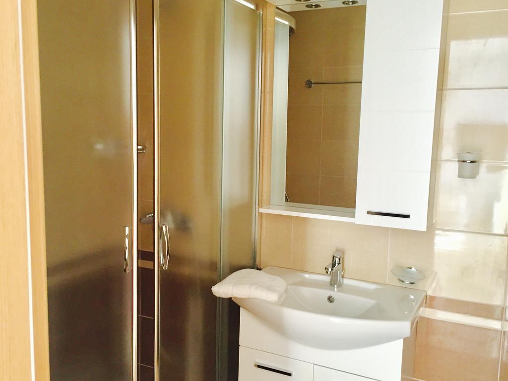 Skyfall Apartment Sarandë エクステリア 写真