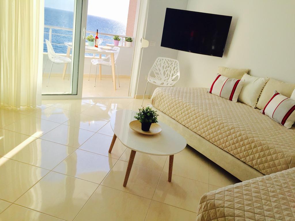 Skyfall Apartment Sarandë エクステリア 写真