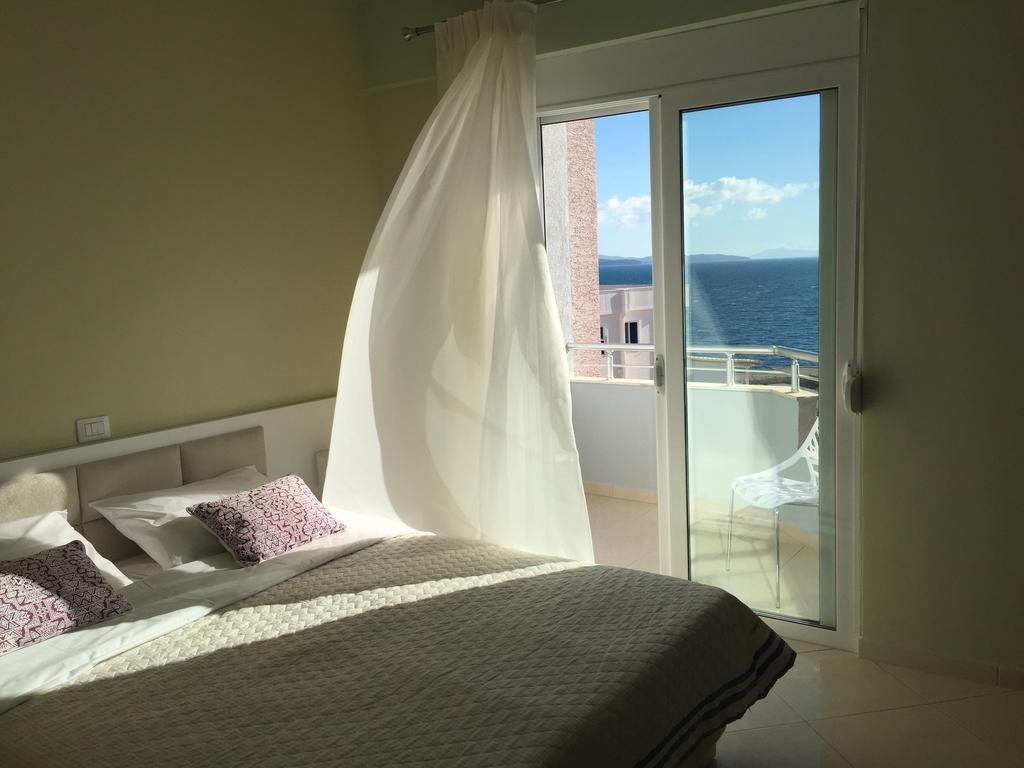 Skyfall Apartment Sarandë エクステリア 写真