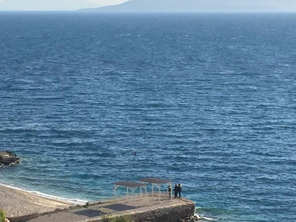 Skyfall Apartment Sarandë エクステリア 写真