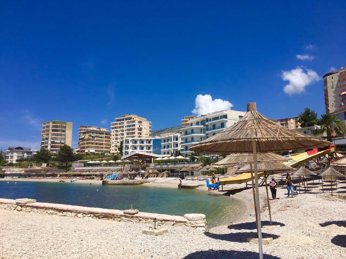 Skyfall Apartment Sarandë エクステリア 写真