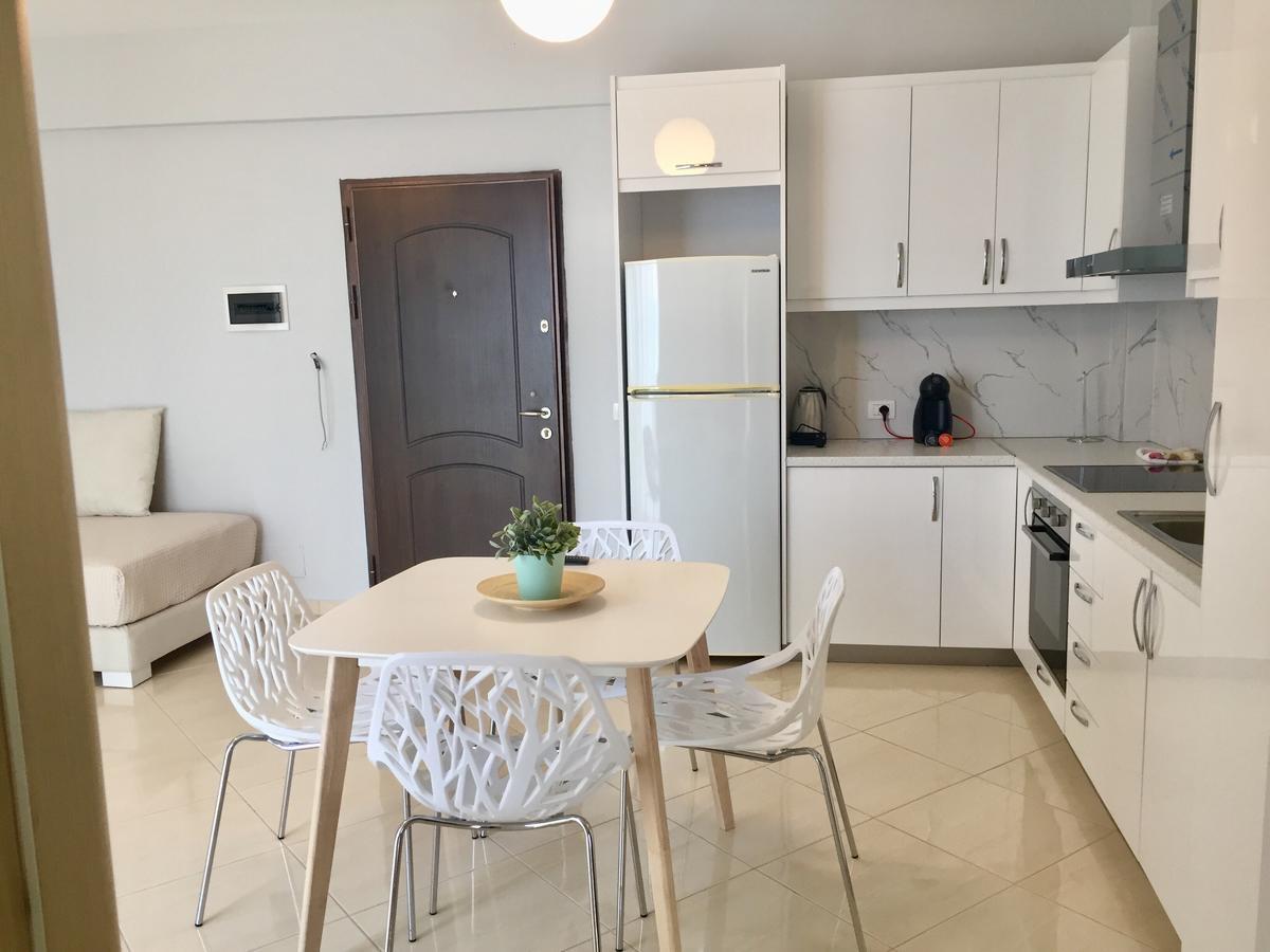 Skyfall Apartment Sarandë エクステリア 写真