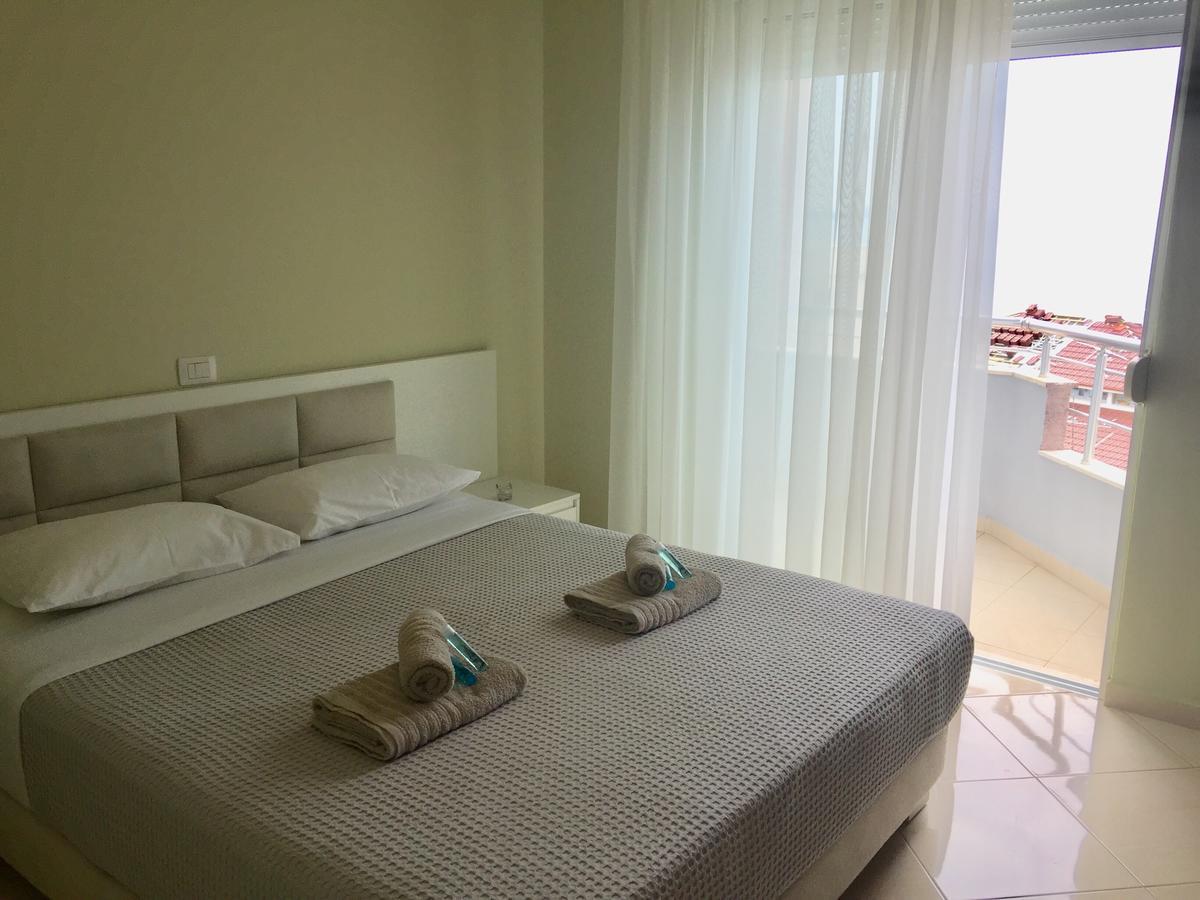 Skyfall Apartment Sarandë エクステリア 写真