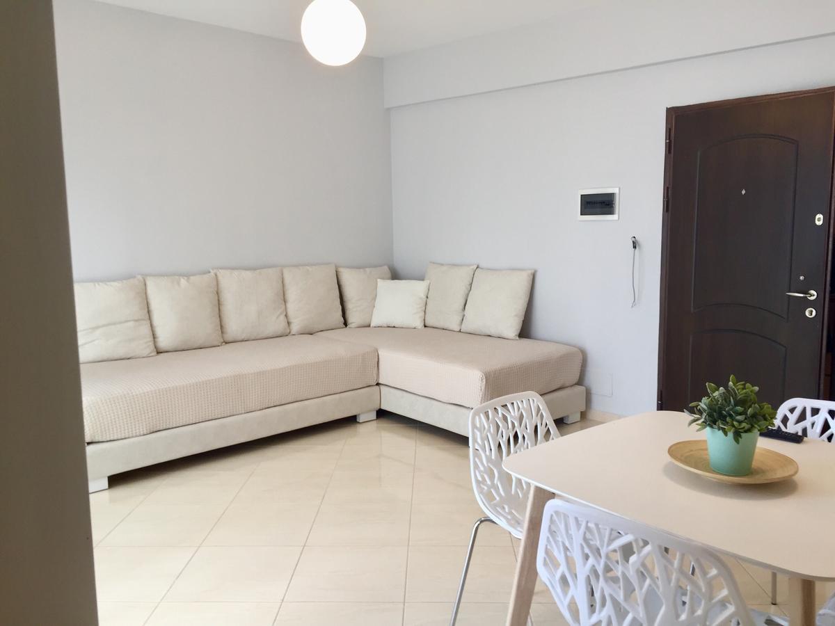 Skyfall Apartment Sarandë エクステリア 写真
